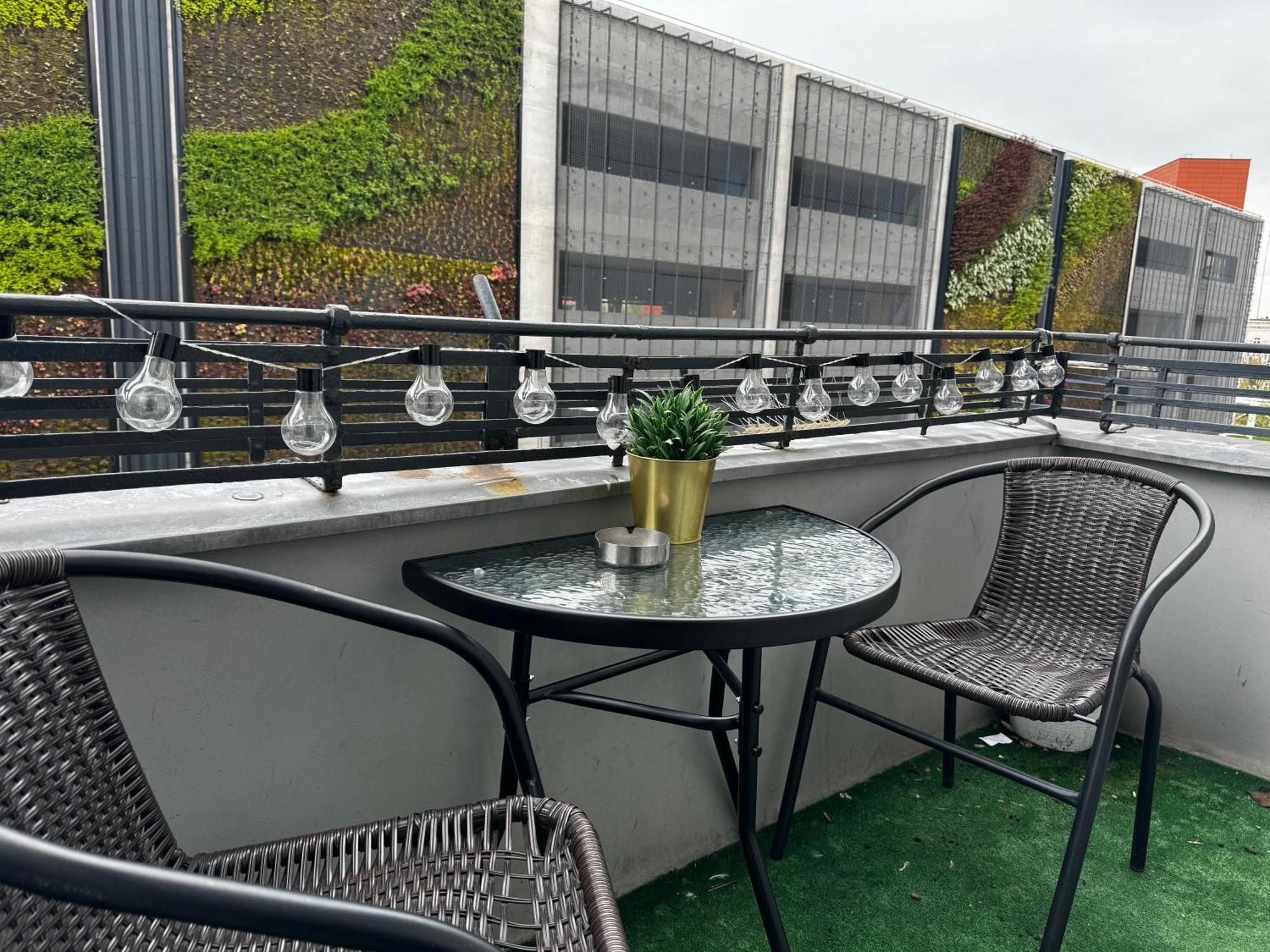 Apartament Flaming Z Balkonem - Scisle Centrum Naprzeciwko Pkp I Pks - Self Check In - Darmowy Parking - Pozne Wymeldowanie - Wystawiamy Fv Opole Ngoại thất bức ảnh